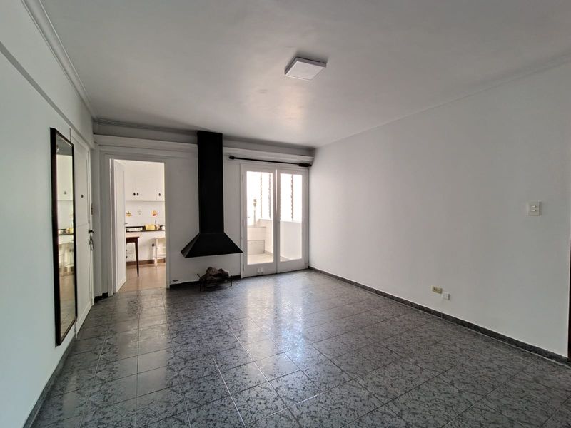 EN OPTIMO ESTADO – AMPLIO - LUMINOSO – EN EXCELENTE UBICACIÓN PLENO FOCO COMERCIAL - "OPORTUNIDAD"