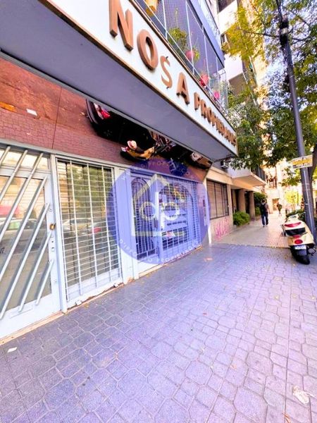 Venta gran Local comercial sobre Av Independencia al 1500- Monserrat