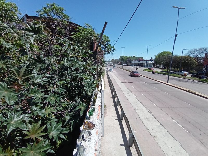 Espectacular Terreno con Salida a Dos Avs