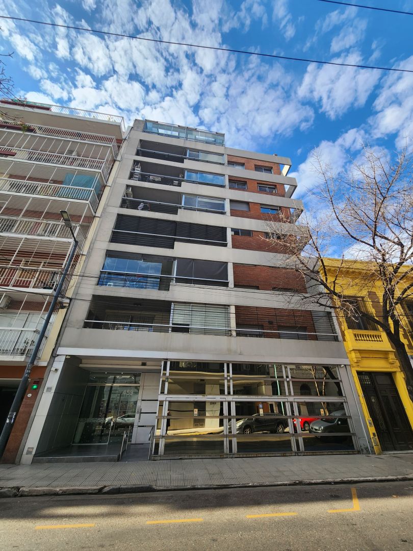 Venta departamento 6 ambientes en Flores
